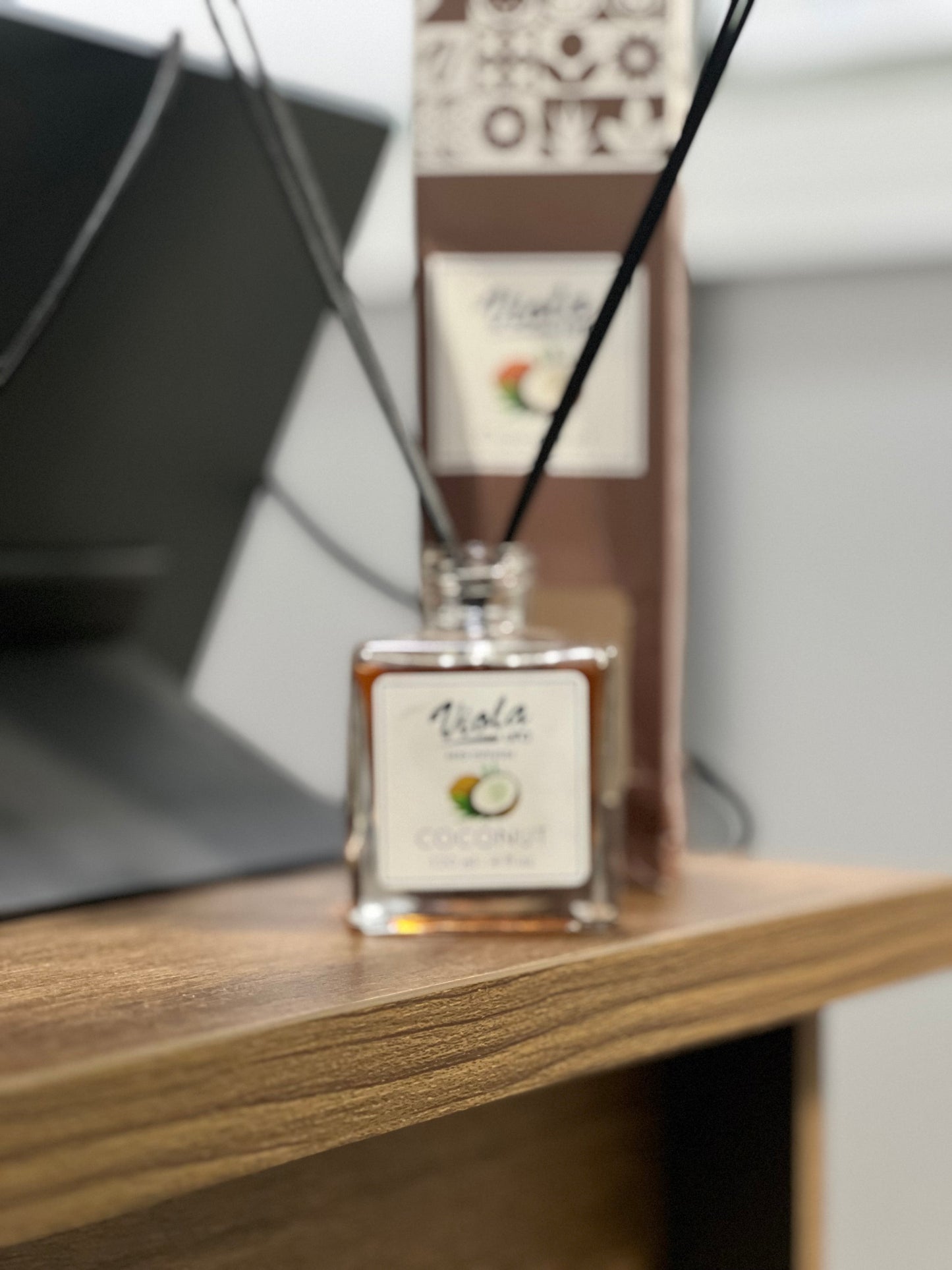 Viola Cocoa reed diffuser