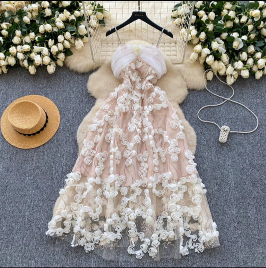Robe fleurie blanche beige