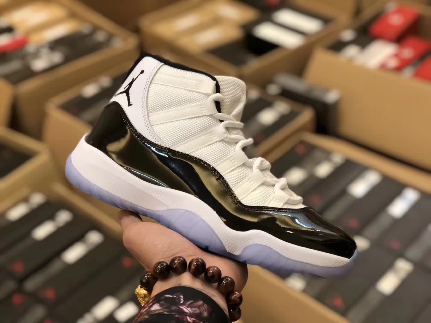 Air Jordan XI Concord