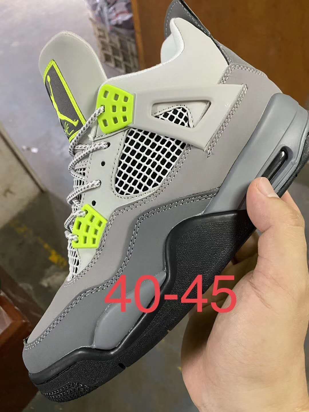Air Jordan 4 Retro