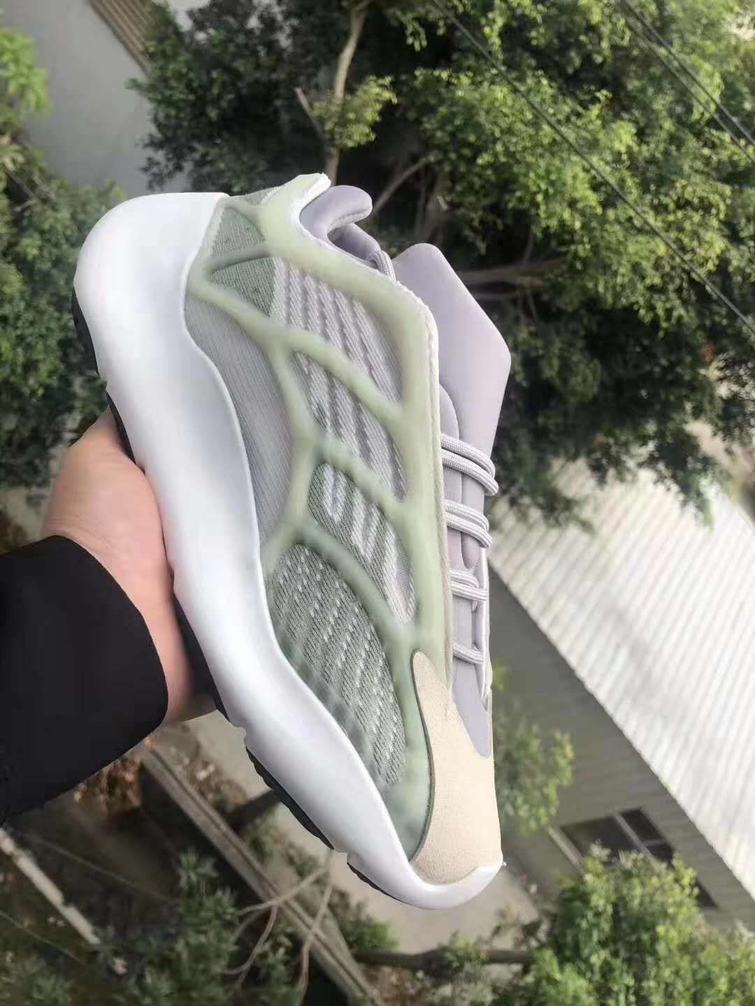Adidas Yeezy 700 Boost