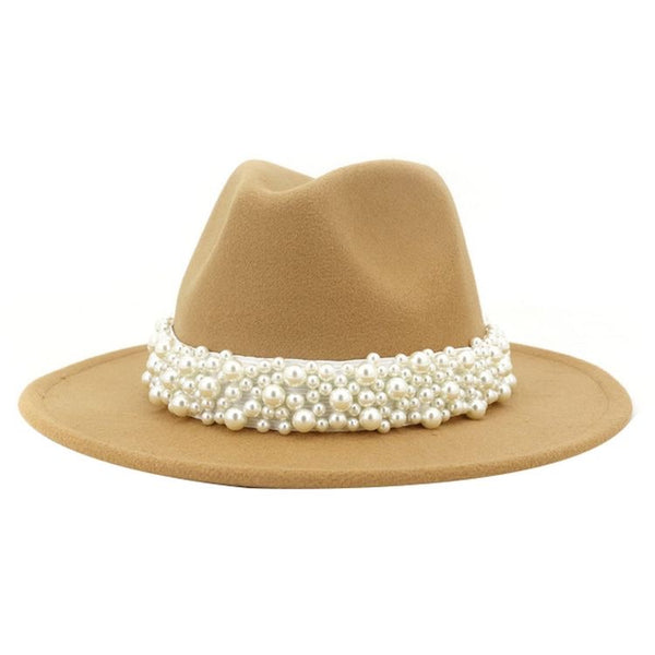 Chapeau large bord avec un bandeau en perle
